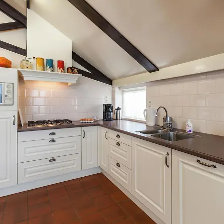 Cozy Holiday Home in Oisterwijk with Swimming Pool * Oisterwijk