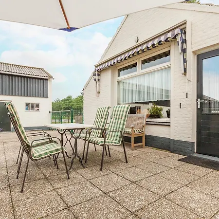 Cozy Holiday Home in Oisterwijk with Swimming Pool Vakantiehuis Oisterwijk
