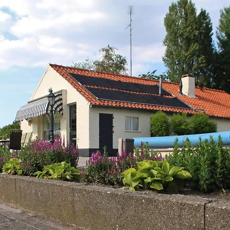 Vakantiehuis Cozy Holiday Home in Oisterwijk with Swimming Pool