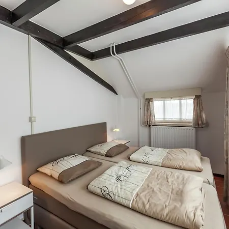 Cozy Holiday Home in Oisterwijk with Swimming Pool Vakantiehuis *