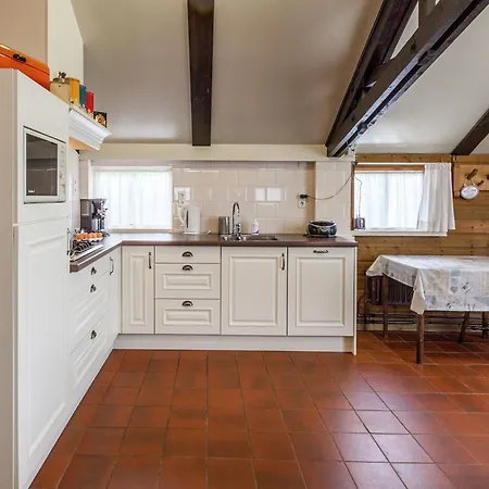 Cozy Holiday Home in Oisterwijk with Swimming Pool Vakantiehuis